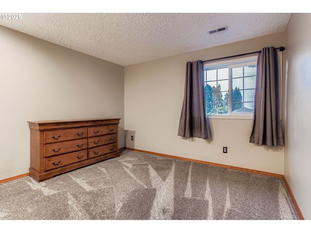 1702 Nw GREGORY Dr, Vancouver, WA 98665