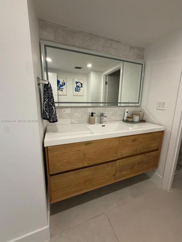 2333 Brickell Ave 2512, Miami, FL 33129