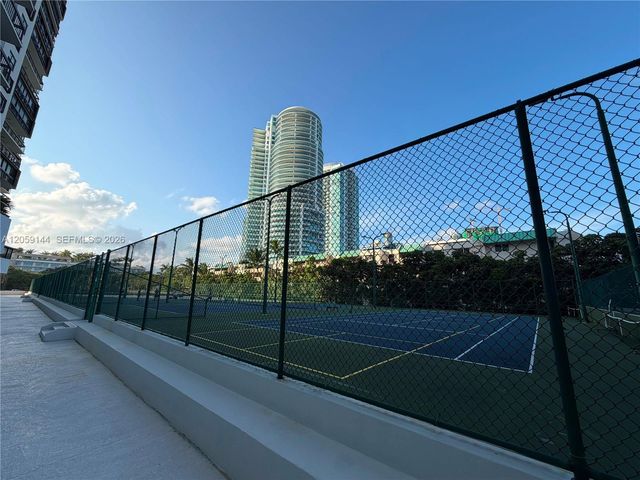 2333 Brickell Ave 2512, Miami, FL 33129