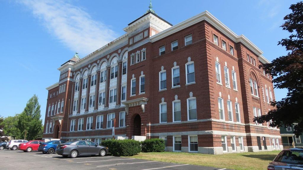 19 Wood Street, Lewiston, ME 04240 — photo 2