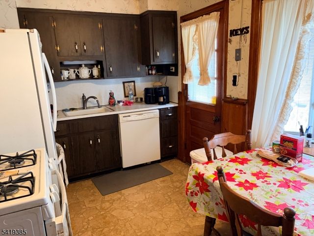 150 Beverly Hill Rd, Clifton City, NJ 07012