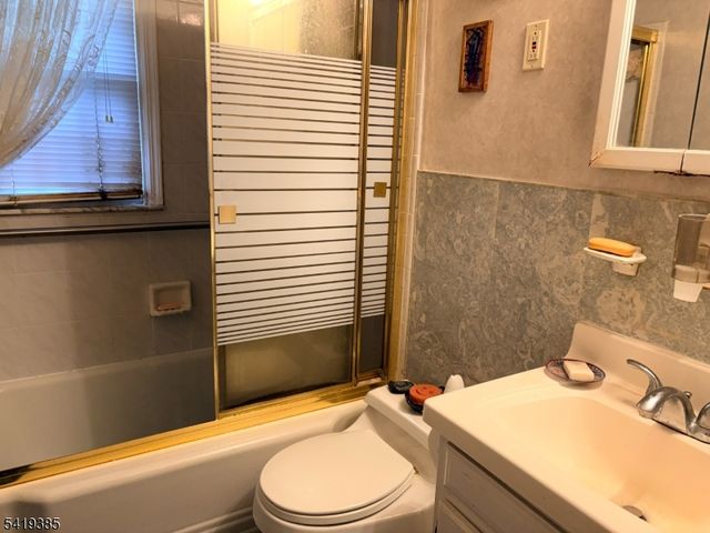 150 Beverly Hill Rd, Clifton City, NJ 07012