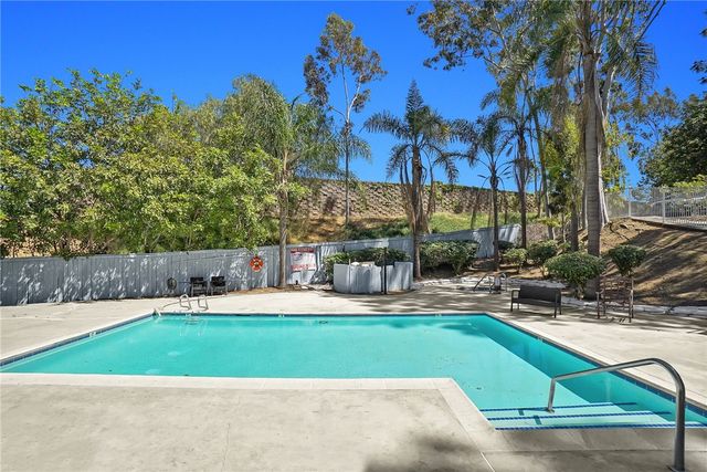 1564 Tanglewood Lane 5, Escondido, CA 92029