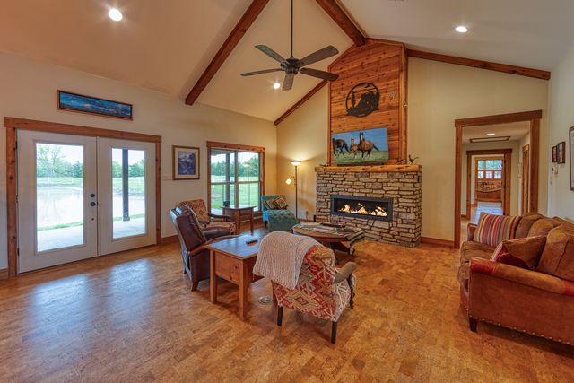 575 County Road 1264, Whitesboro, TX 76273