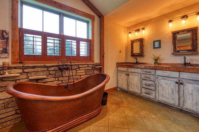 575 County Road 1264, Whitesboro, TX 76273