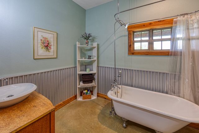 575 County Road 1264, Whitesboro, TX 76273