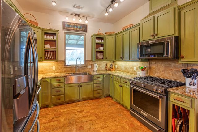 575 County Road 1264, Whitesboro, TX 76273