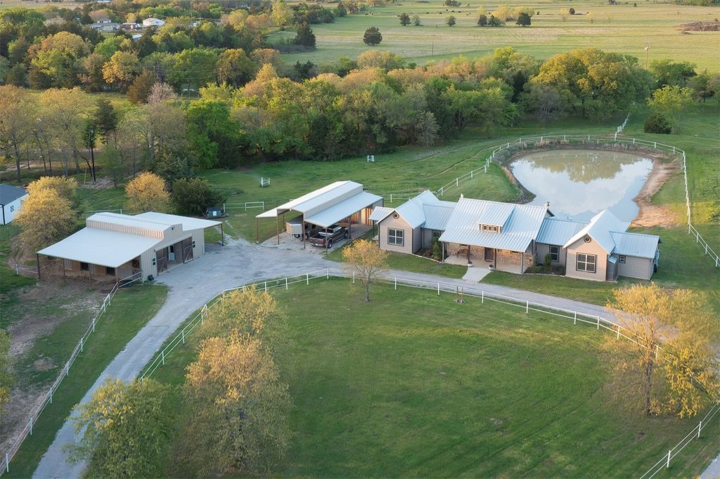 575 County Road 1264, Whitesboro, TX 76273