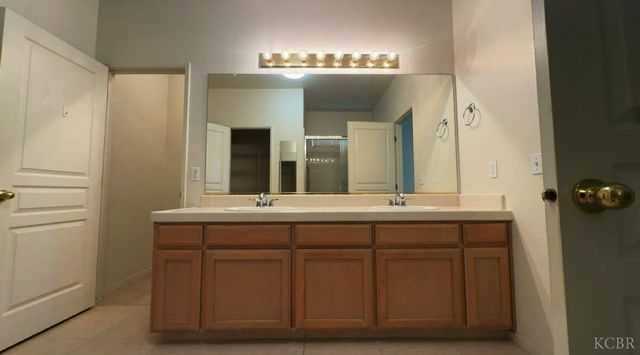 1770 Rio Hondo Court, Hanford, CA 93230