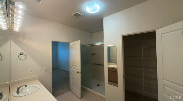 1770 Rio Hondo Court, Hanford, CA 93230