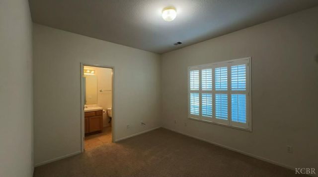 1770 Rio Hondo Court, Hanford, CA 93230