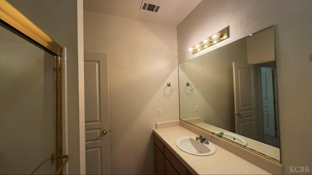 1770 Rio Hondo Court, Hanford, CA 93230