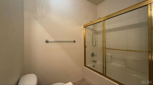 1770 Rio Hondo Court, Hanford, CA 93230