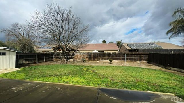 1770 Rio Hondo Court, Hanford, CA 93230