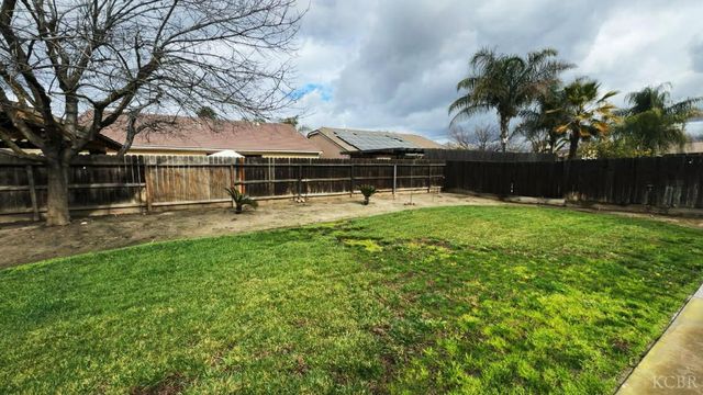 1770 Rio Hondo Court, Hanford, CA 93230