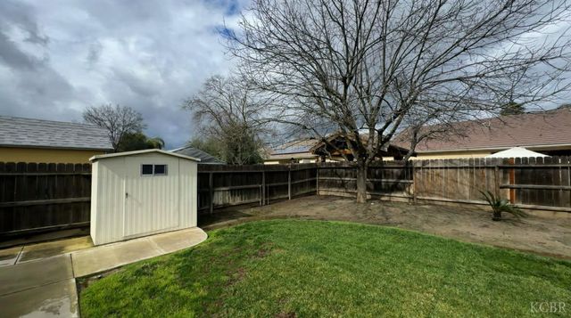 1770 Rio Hondo Court, Hanford, CA 93230