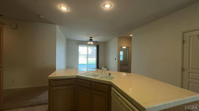 1770 Rio Hondo Court, Hanford, CA 93230