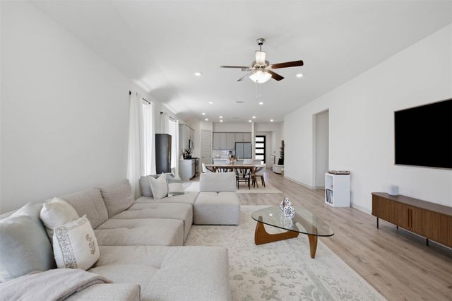 1636 Flying Horseshoe BND, Georgetown, TX 78628