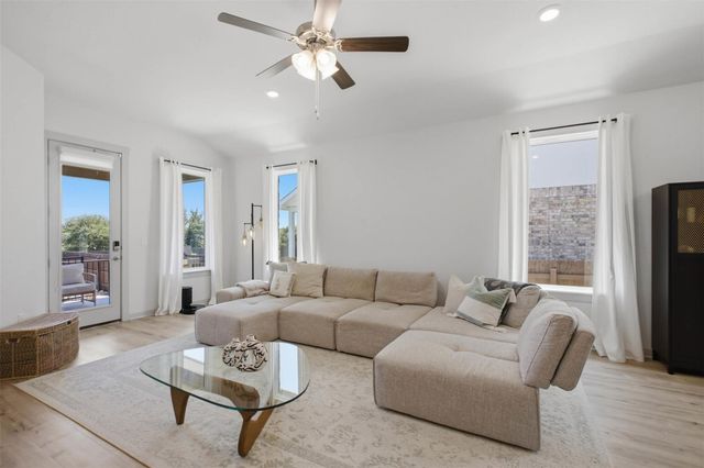 1636 Flying Horseshoe BND, Georgetown, TX 78628
