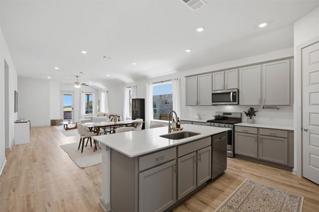 1636 Flying Horseshoe BND, Georgetown, TX 78628