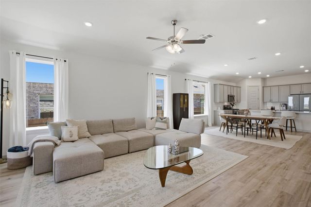 1636 Flying Horseshoe BND, Georgetown, TX 78628