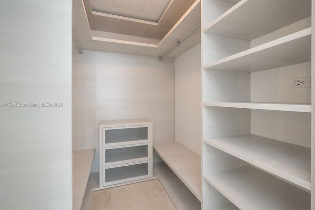 68 SE 6 Street 2112, Miami, FL 33131