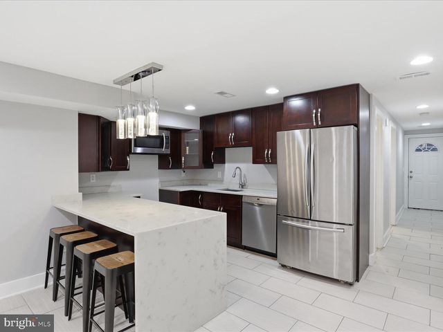 1119 STAPLES ST NE, Washington, DC 20002