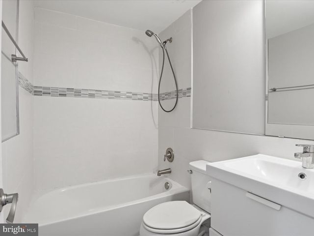 1119 STAPLES ST NE, Washington, DC 20002