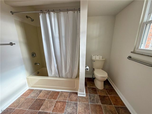 16899 Ridgeview Drive, East Liverpool, OH 43920