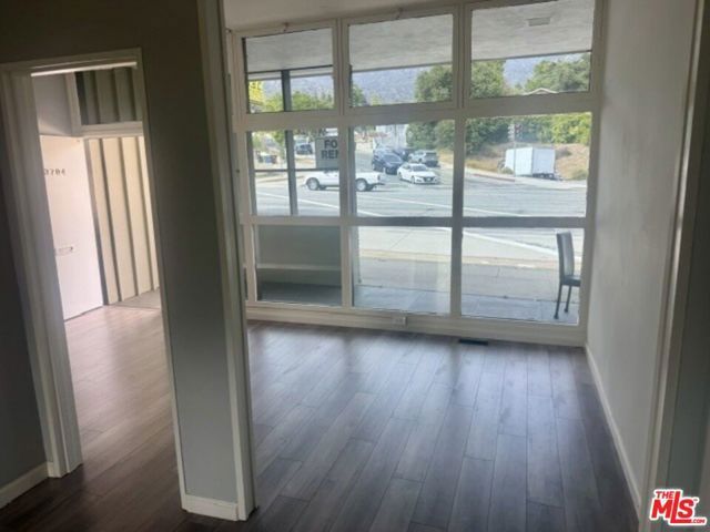 3704 Foothill Boulevard, Glendale, CA 91214