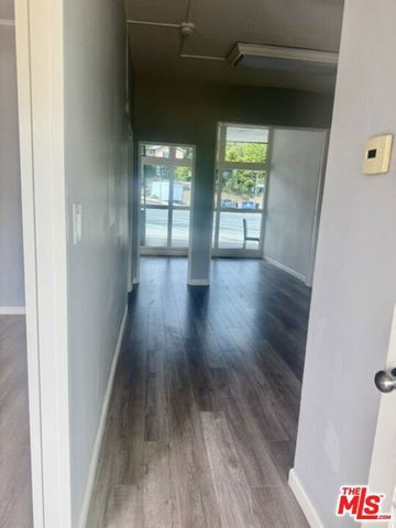 3704 Foothill Boulevard, Glendale, CA 91214