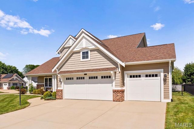 3856 Plymouth Drive, Edwardsville, IL 62025