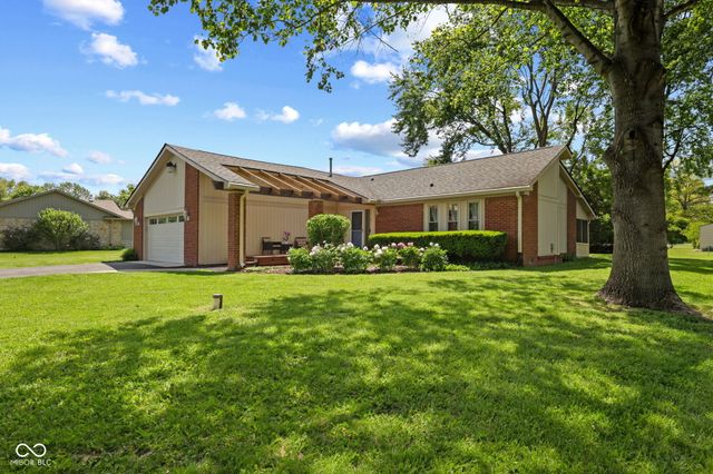 1092 S Quail Court, New Palestine, IN 46163