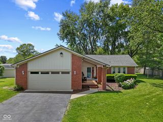1092 S Quail Court, New Palestine, IN 46163