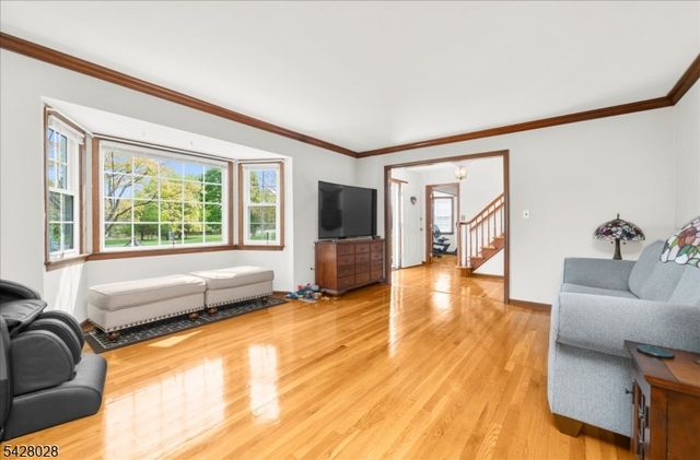 18 Weavers Ln, Readington Twp., NJ 08889