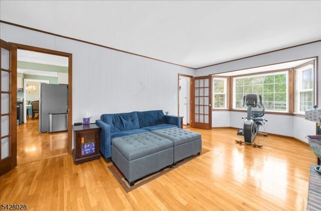18 Weavers Ln, Readington Twp., NJ 08889