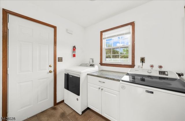 18 Weavers Ln, Readington Twp., NJ 08889