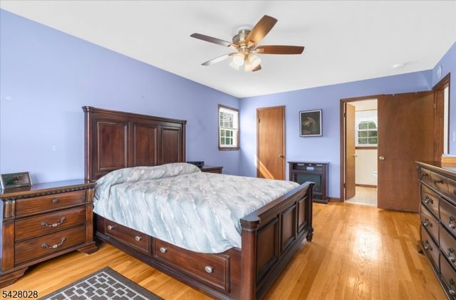 18 Weavers Ln, Readington Twp., NJ 08889
