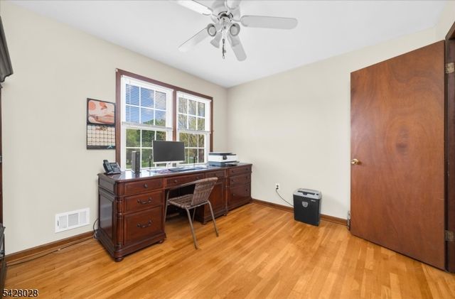 18 Weavers Ln, Readington Twp., NJ 08889