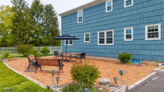 18 Weavers Ln, Readington Twp., NJ 08889