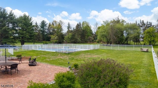 18 Weavers Ln, Readington Twp., NJ 08889