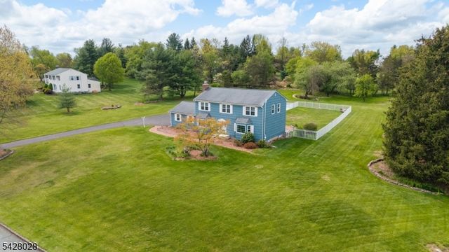 18 Weavers Ln, Readington Twp., NJ 08889