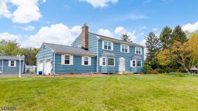 18 Weavers Ln, Readington Twp., NJ 08889