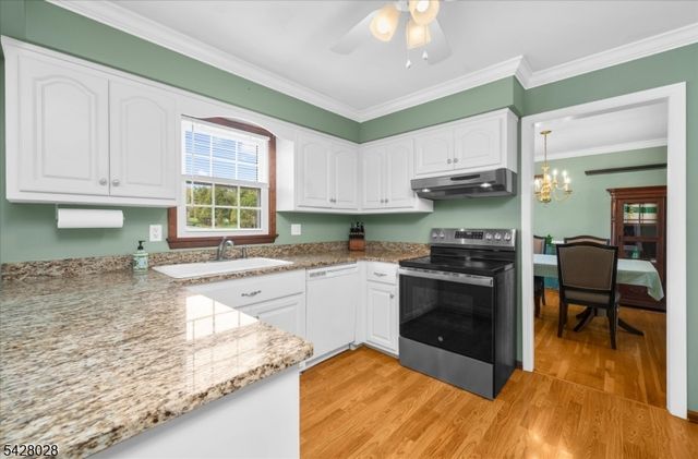 18 Weavers Ln, Readington Twp., NJ 08889