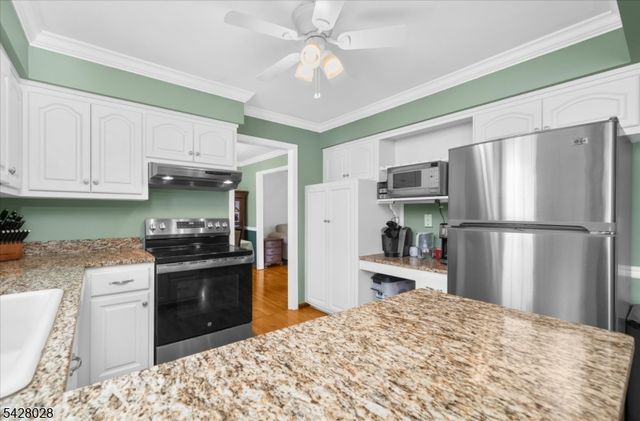 18 Weavers Ln, Readington Twp., NJ 08889