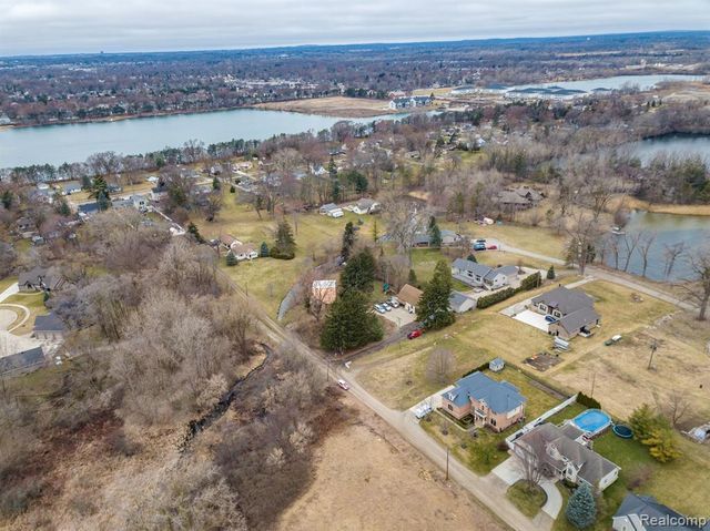 3733 Christie Lane, Shelby Twp, MI 48317