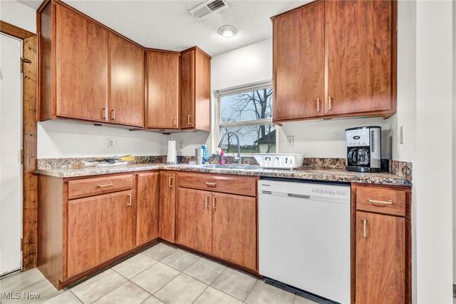 5699 Eastlake Road, Medina, OH 44215