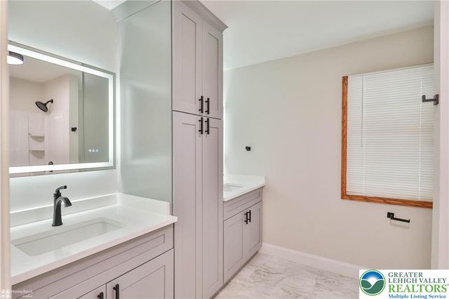 7718 Sweetwood Drive, Lower Macungie Twp, PA 18062