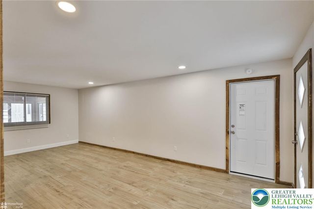 7718 Sweetwood Drive, Lower Macungie Twp, PA 18062