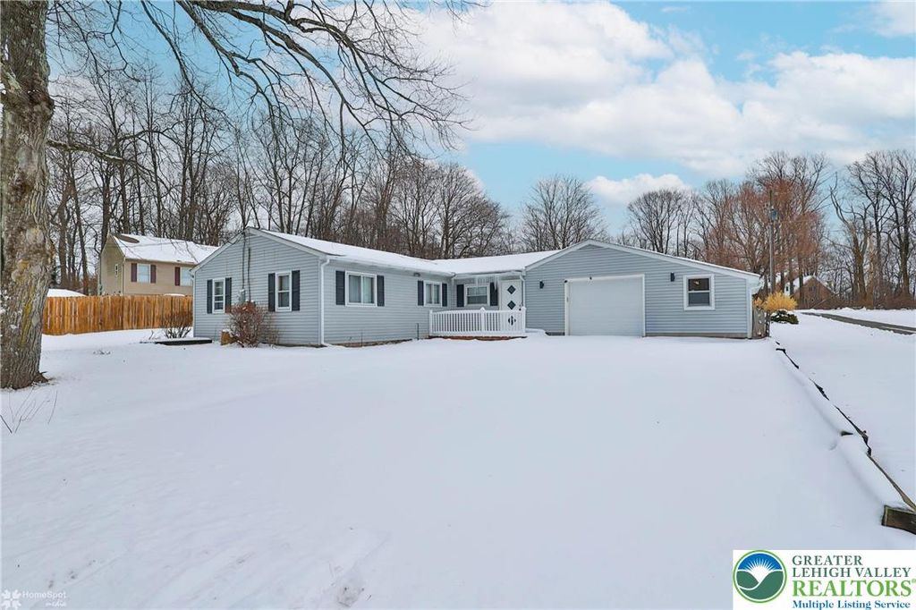 7718 Sweetwood Drive, Lower Macungie Twp, PA 18062